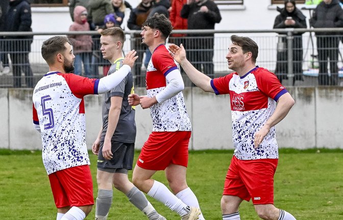 Johannes Wizemann (rechts) gastiert mit der SGM Nussdorf/Roßwag beim Tabellenführer in Bönnigheim. <span class='image-autor'>Foto: Leitner</span>