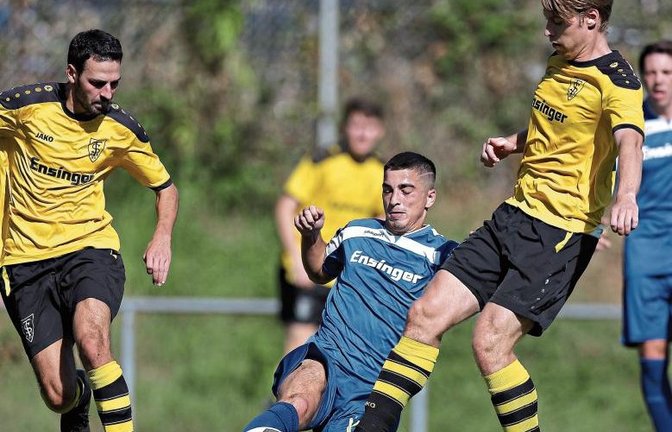 Mit Michael Schmid (links) und Max Lohfink (rechts) hat der TSV Ensingen sich am vergangenen Sonntag einen Kantersieg gegen Gündelbach erkämpft. Jetzt steht das Topspiel an.  Foto: Küppers