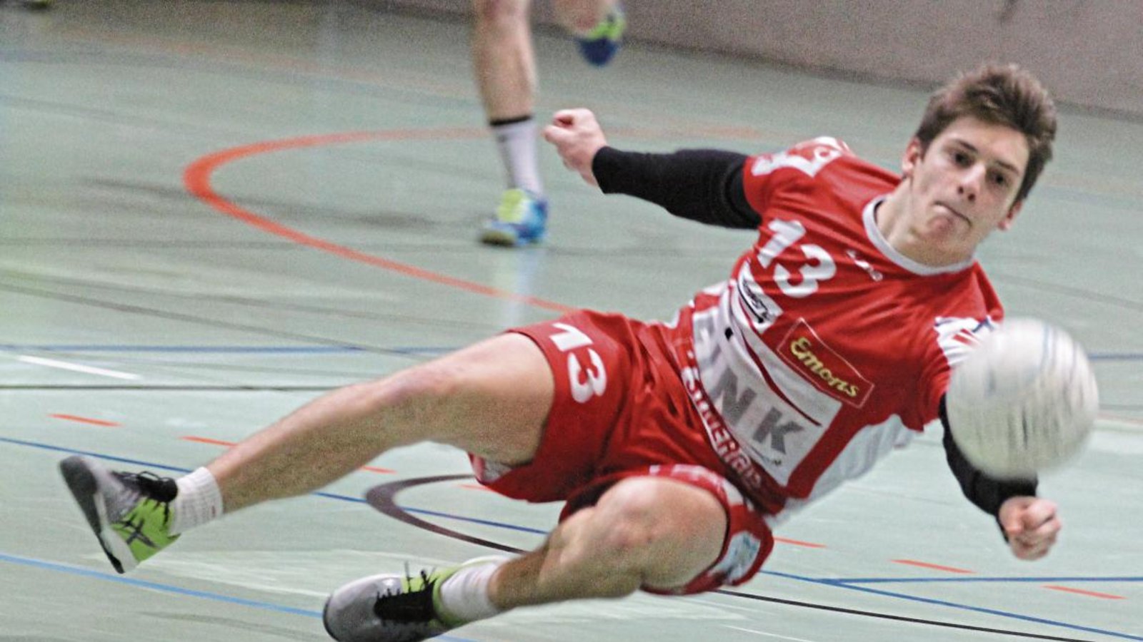 Jakob Kilpper wird auch gegen Pfungstadt gefordert sein, die kurzen Bälle zu erlaufen. Foto: Nachreiner
