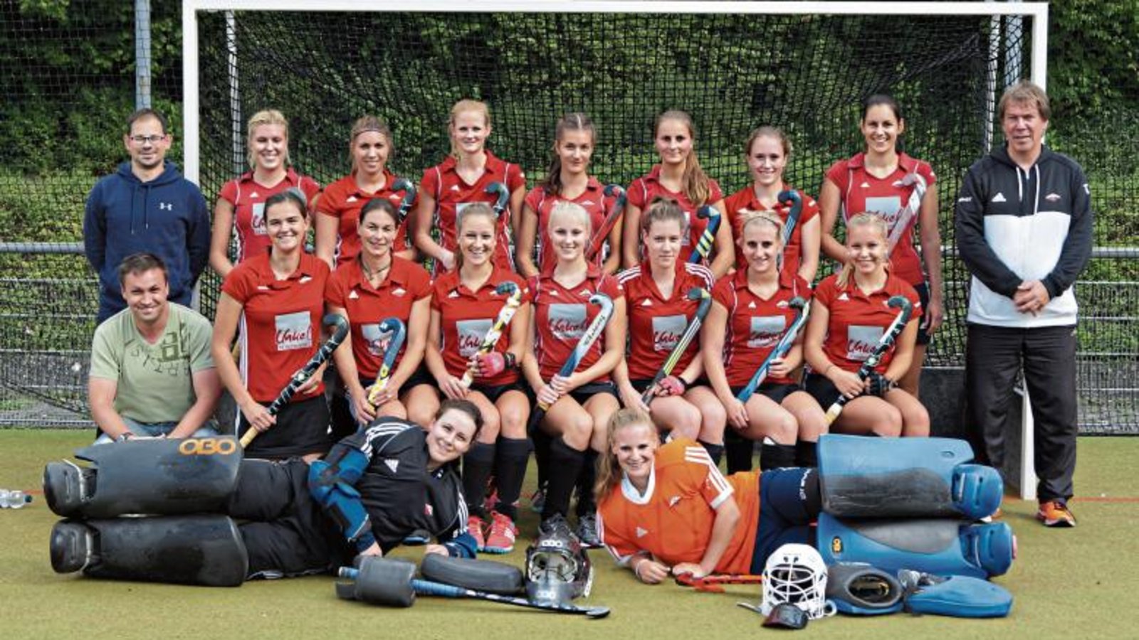 Bereit für die neue Saison: der Bietigheimer HTC mit (stehend von links) Athletiktrainer Steffen Kreft, Sabrina Rummel, Melanie Rummel, Fabienne Heisig, Teresa Bürkle, Jana Fili, Lena Klösel, Katharina Kimmich und Trainer Thomas Dauner, (sitzend von links) Athletiktrainer Martin Grund, Felicitas Lawnik, Melanie Senghaas, Nina Traxler, Jessica Gschweng, Luisa Knapp, Vanessa Merkle, Greta Meissner sowie (liegend) Lina Rönsch und Laura Hegen Foto: privat Bereit für die neue Saison: der Bietigheimer HTC mit (stehend von links) Athletiktrainer Steffen Kreft, Sabrina Rummel, Melanie Rummel, Fabienne Heisig, Teresa Bürkle, Jana Fili, Lena Klösel, Katharina Kimmich und Trainer Thomas Dauner, (sitzend von links) Athletiktrainer Martin Grund, Felicitas Lawnik, Melanie Senghaas, Nina Traxler, Jessica Gschweng, Luisa Knapp, Vanessa Merkle, Greta Meissner sowie (liegend) Lina Rönsch und Laura Hegen Foto: privat