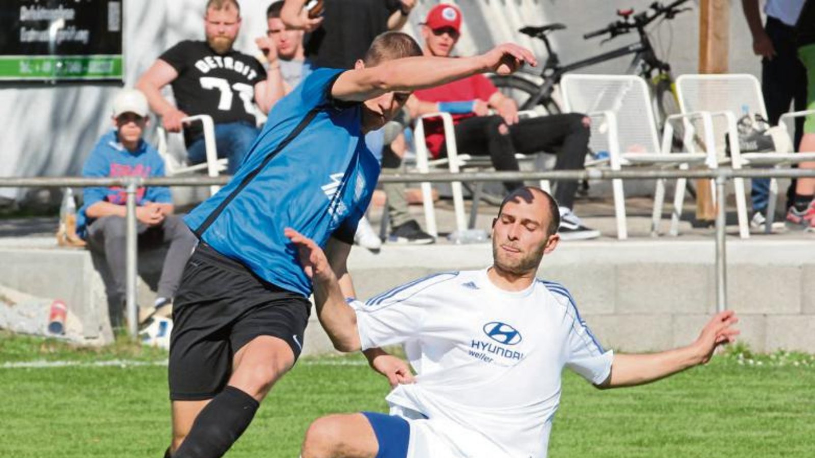 Auf die Häfnerhaslacher Defensive mit Valentin Stuber (rechts), der hier den Vaihinger Adam Juhasz sauber vom Ball trennt, ist in dieser Saison Verlass. Foto: Nachreiner Auf die Häfnerhaslacher Defensive mit Valentin Stuber (rechts), der hier den Vaihinger Adam Juhasz sauber vom Ball trennt, ist in dieser Saison Verlass. Foto: Nachreiner