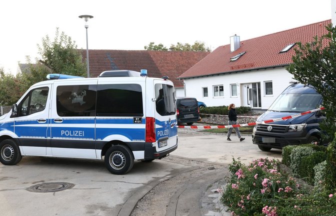 Bei einer routinemäßigen Waffenkontrolle sind zwei Behördenmitarbeiter getötet worden. (Archivbild)<span class='image-autor'>Daniel Löb/dpa</span>