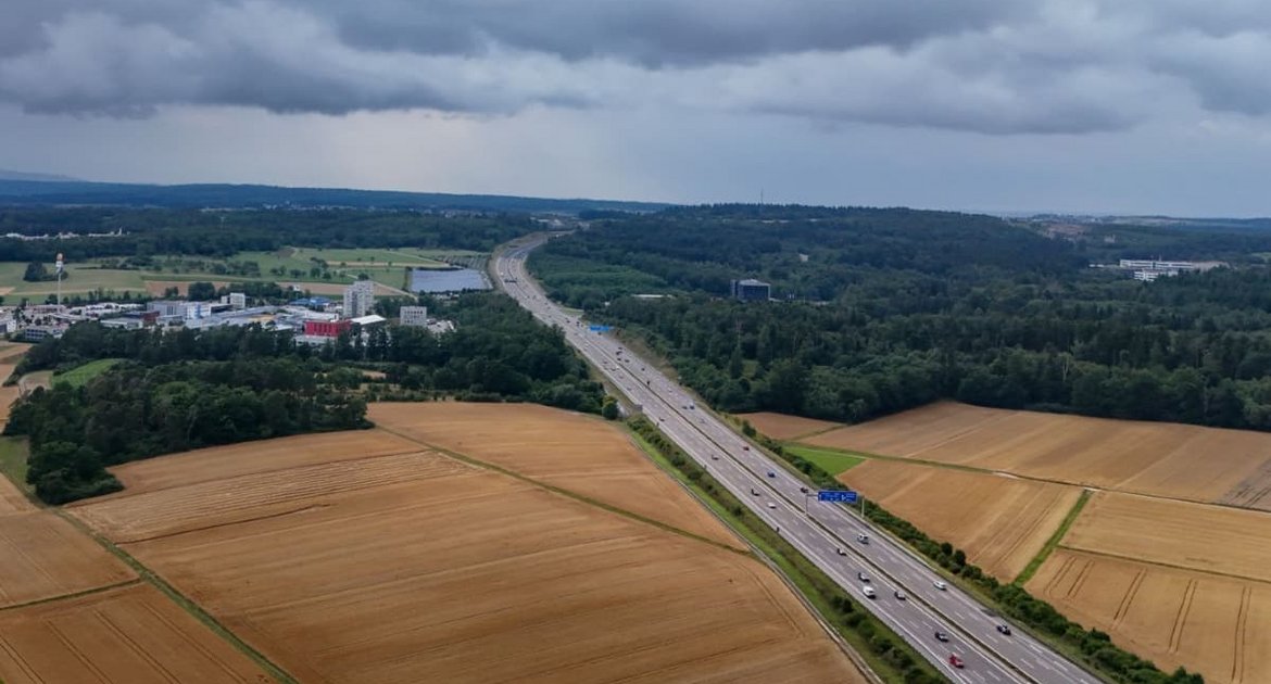 Die A 8 zwischen Rutesheim und Pforzheim: Die Fahrbahndecke wird saniert.