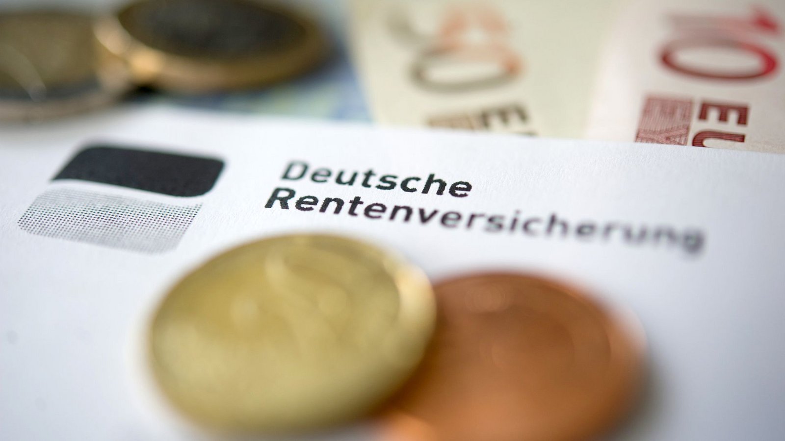 Die Deutsche Rentenversicherung hat zurückhaltend auf den Beschluss zur Ausweitung der Mütterrente reagiert (Symbolbild).Foto: dpa/Marijan Murat Die Deutsche Rentenversicherung hat zurückhaltend auf den Beschluss zur Ausweitung der Mütterrente reagiert (Symbolbild).Foto: dpa/Marijan Murat