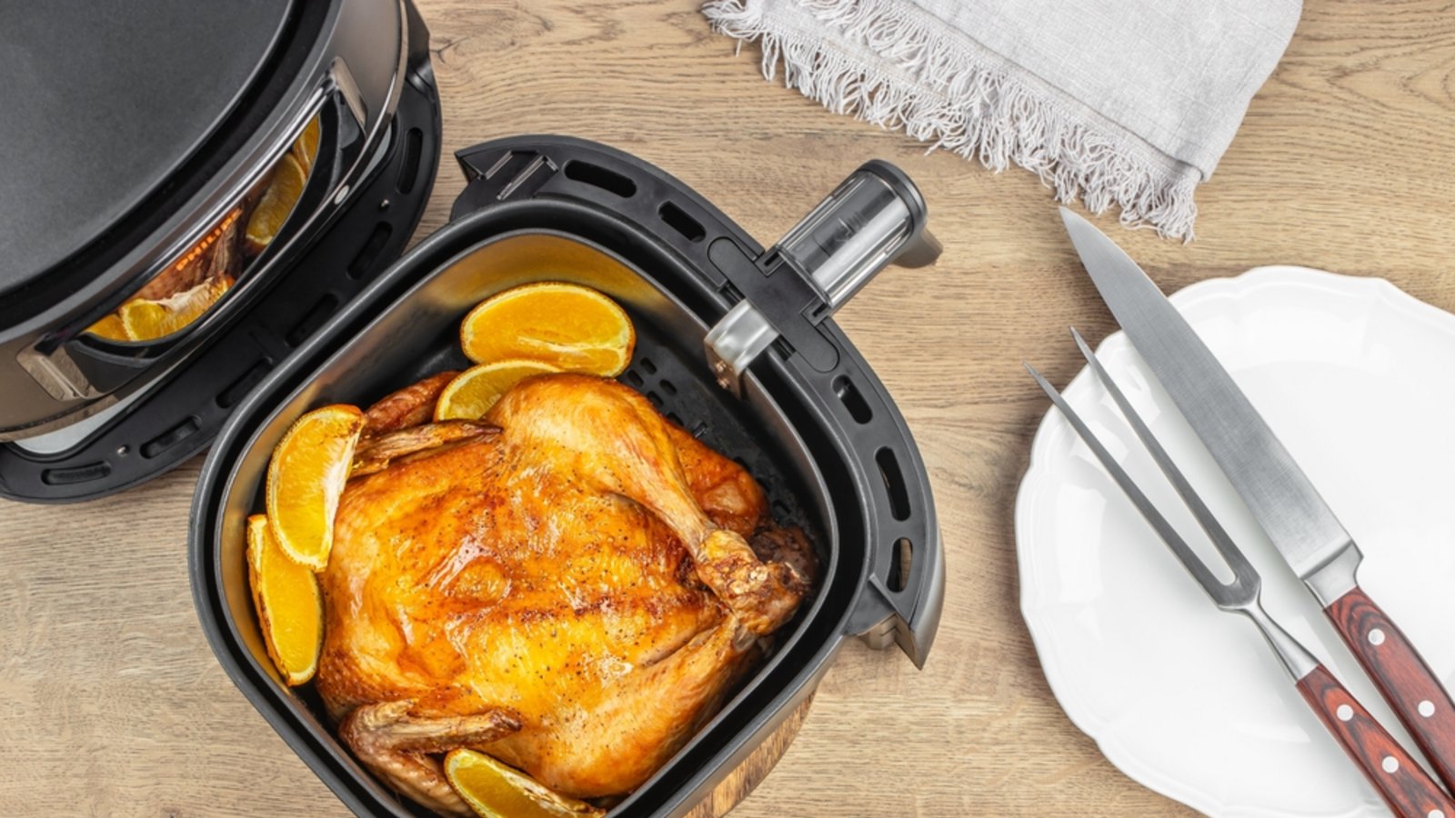 Die laut Stiftung Warentest besten Airfryer sind aktuell im Angebot. (Symbolbild)Foto: sweet marshmallow/ Shutterstock Die laut Stiftung Warentest besten Airfryer sind aktuell im Angebot. (Symbolbild)Foto: sweet marshmallow/ Shutterstock