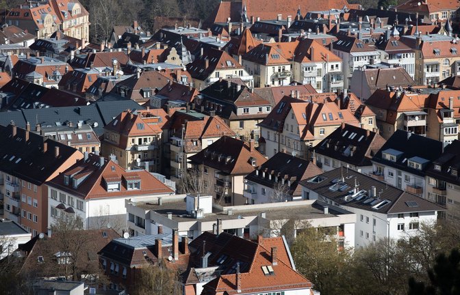Im dicht bebauten Stuttgarter Kessel könnten manche Immobilienbesitzer sogar mit einer geringeren Steuerlast rechnen. Die hängt aber auch von den Bodenrichtwerten ab.<span class='image-autor'>Foto: Lichtgut/Leif Piechowski/Leif-Hendrik Piechowski</span>