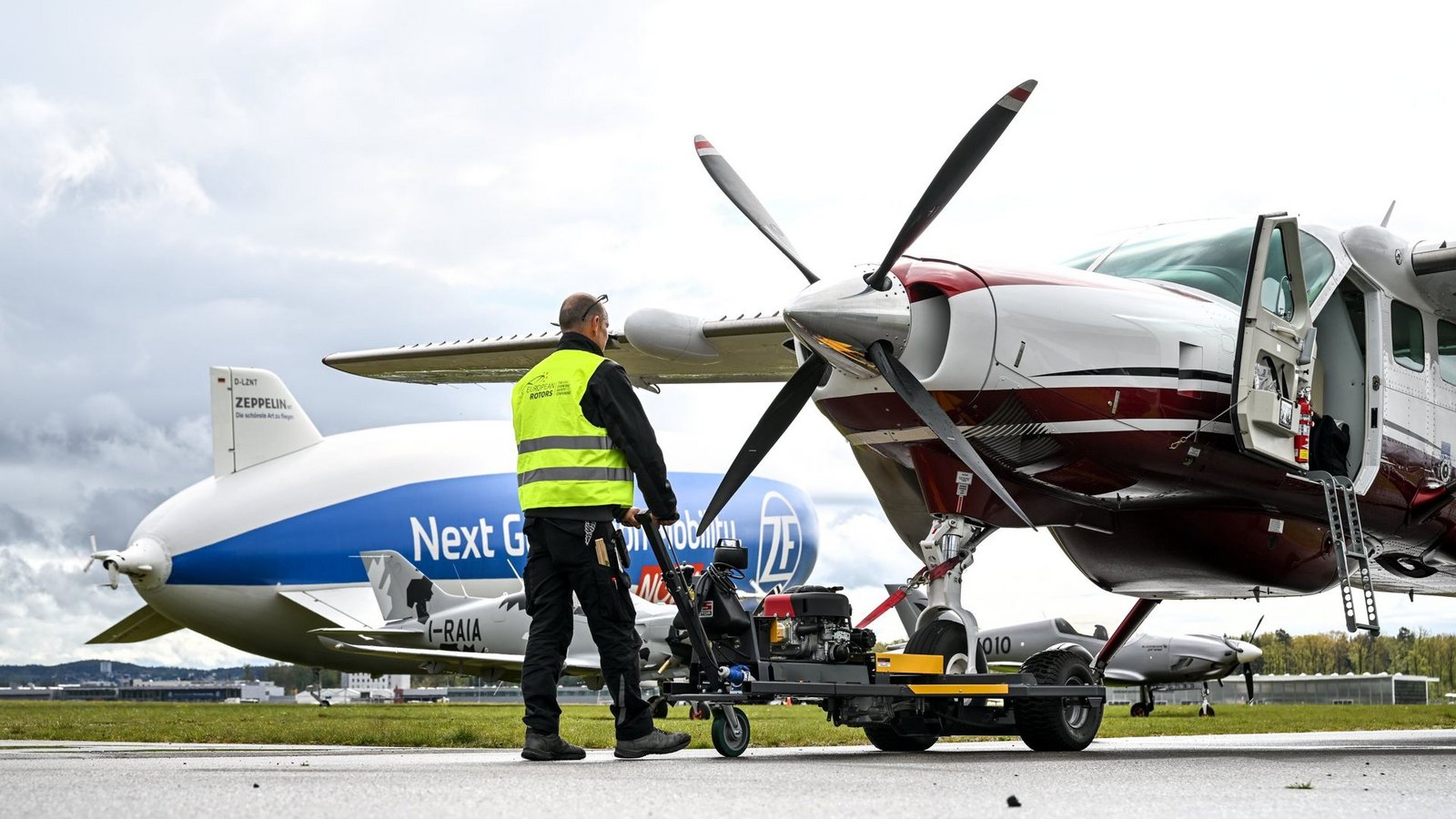 Eine Cessna 208 Caravan auf der Rollbahn des Bodenseeairports – dass Flugzeuge gleichen Typs zwischen Stuttgart und Böblingen hin und her fliegen sollen, mutet allerdings seltsam an.Foto: dpa/Felix Kästle Eine Cessna 208 Caravan auf der Rollbahn des Bodenseeairports – dass Flugzeuge gleichen Typs zwischen Stuttgart und Böblingen hin und her fliegen sollen, mutet allerdings seltsam an.Foto: dpa/Felix Kästle