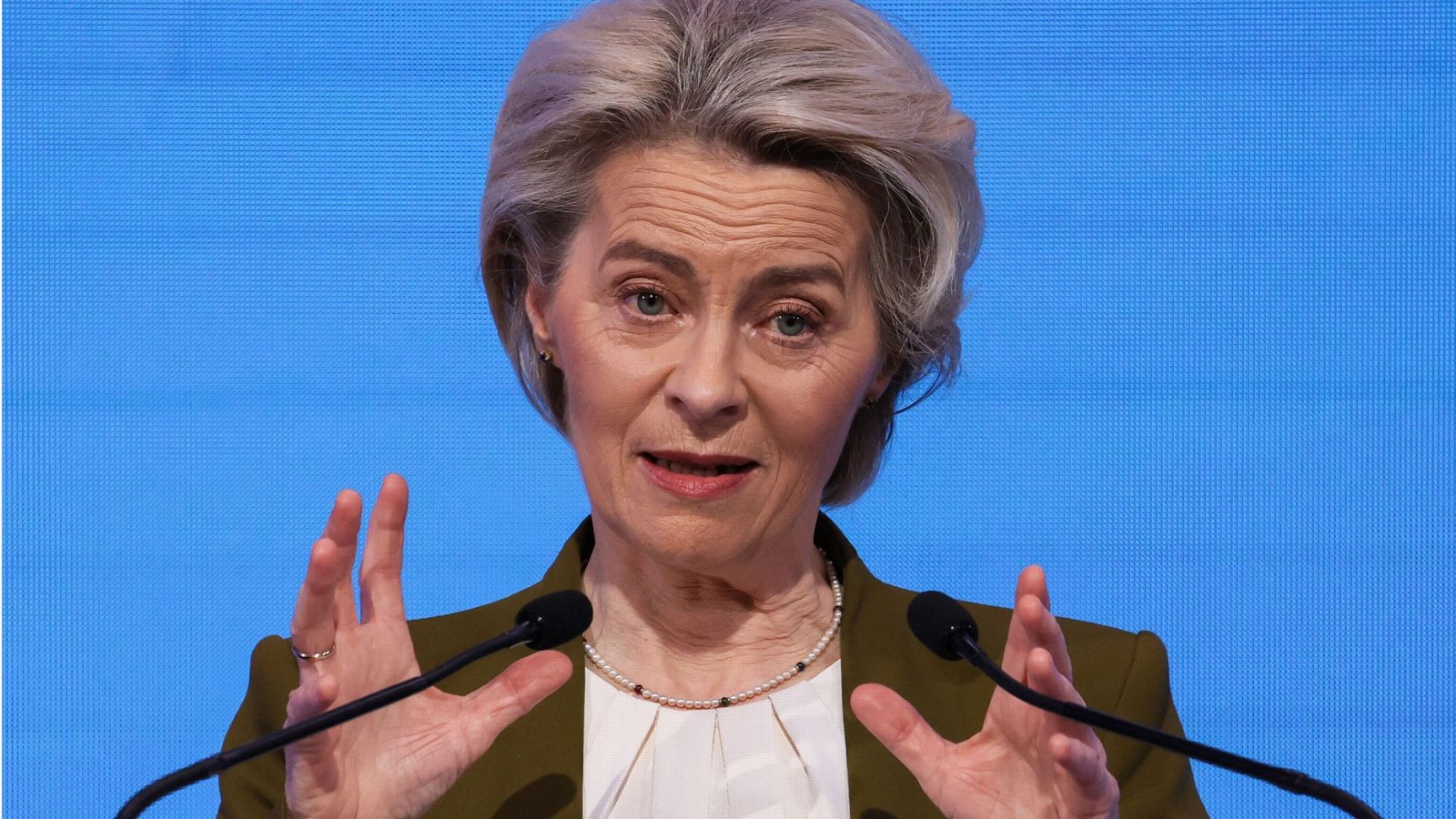 Ursula von der Leyen möchte gerne EU-Kommissionschef bleiben. Darauf arbeitet sie seit Monaten gezielt hin.Foto: AFP/IAN LANGSDON Ursula von der Leyen möchte gerne EU-Kommissionschef bleiben. Darauf arbeitet sie seit Monaten gezielt hin.Foto: AFP/IAN LANGSDON