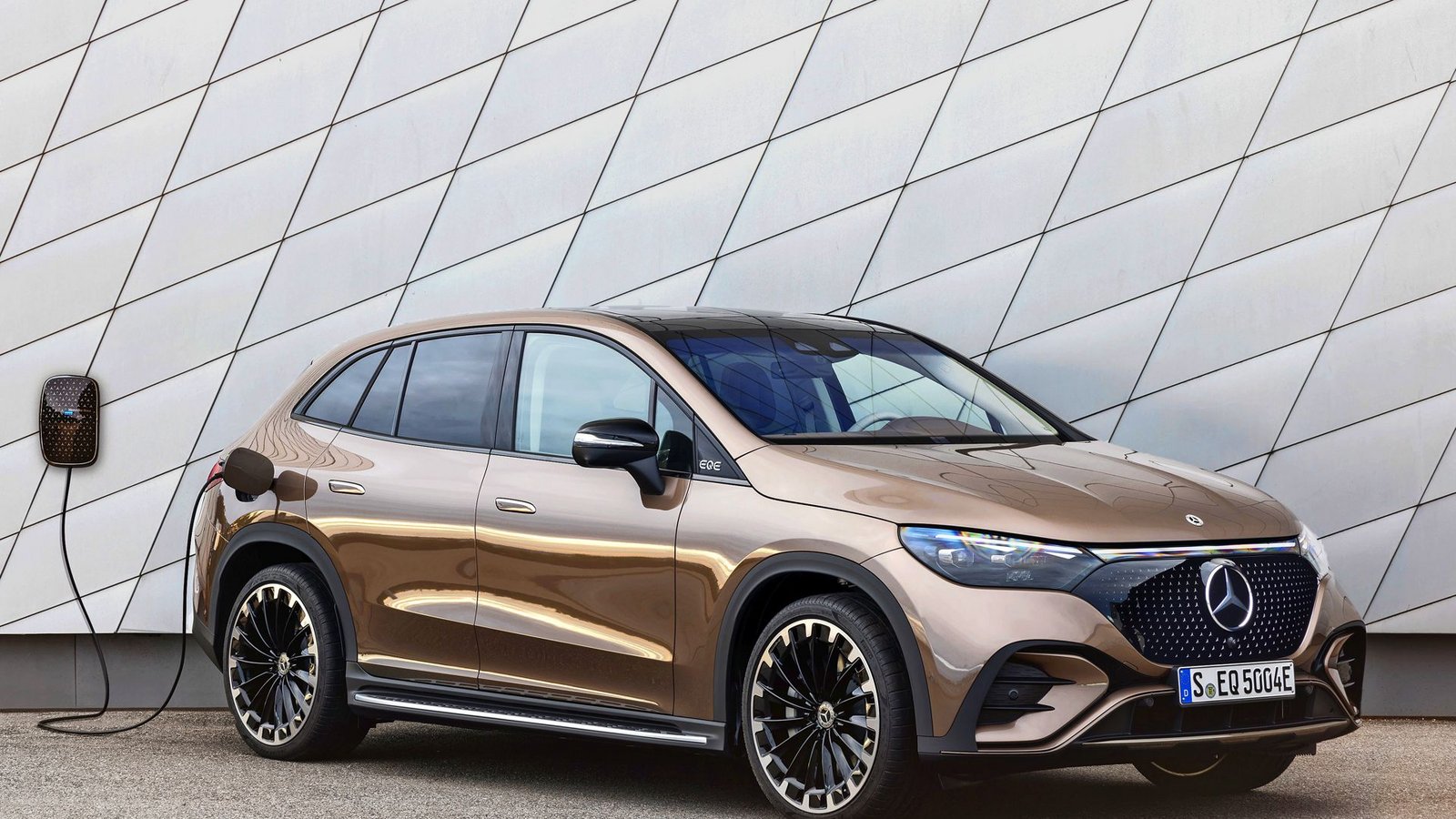 Mercedes stellt elektrischen SUV der EKlasse vor