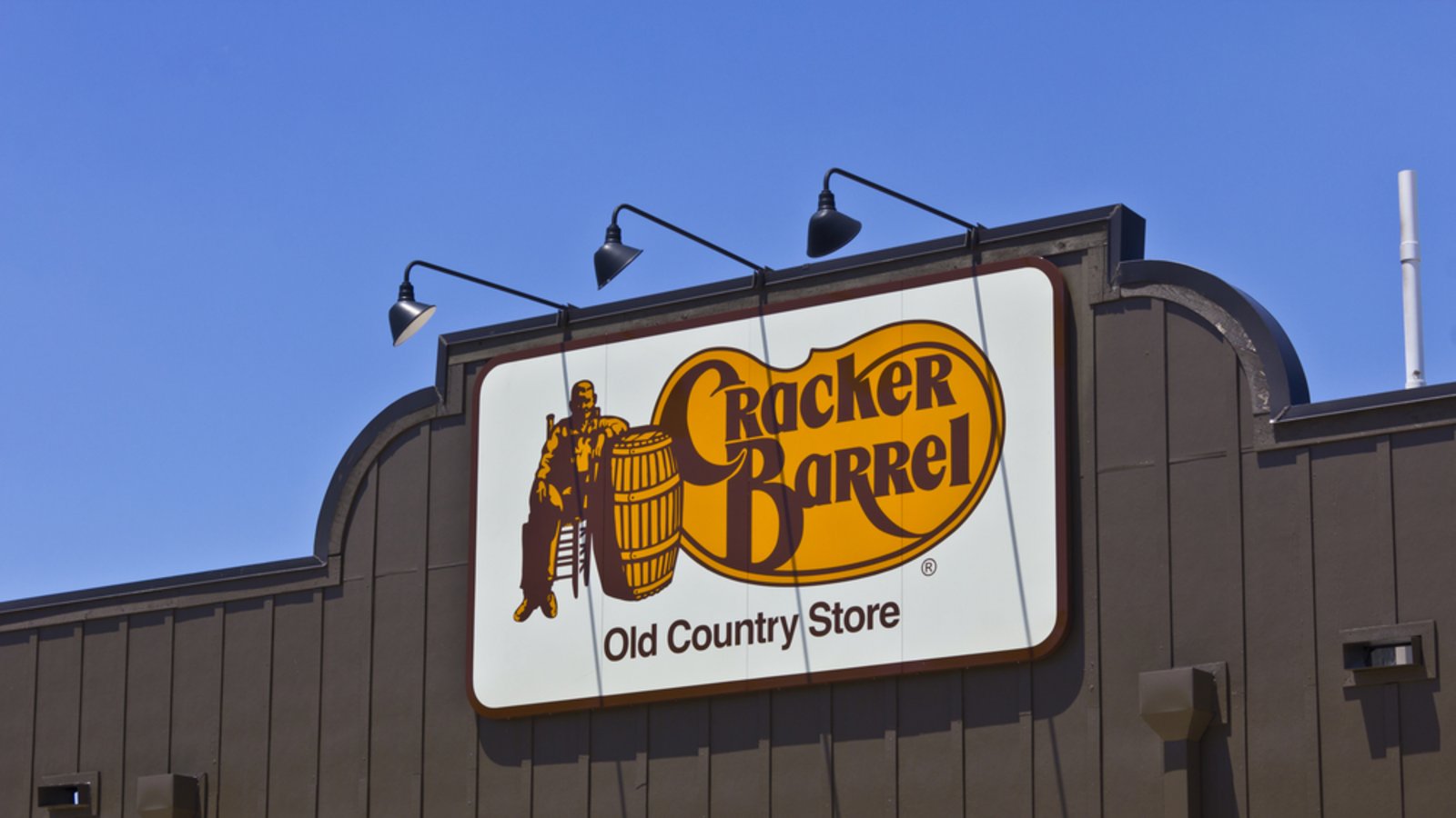 Cracker Barrel: Das alte Logo mit Mann am Fass bleibt nun doch.Foto: Jonathan Weiss/ Shutterstock Cracker Barrel: Das alte Logo mit Mann am Fass bleibt nun doch.Foto: Jonathan Weiss/ Shutterstock