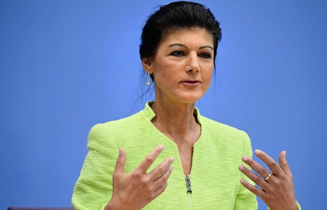 Jetzt ist es offiziell: Sahra Wagenknecht und mehrere Mitstreiter spalten sich von der Linken ab.<span class='image-autor'>Foto: AFP/John MacDougall</span>