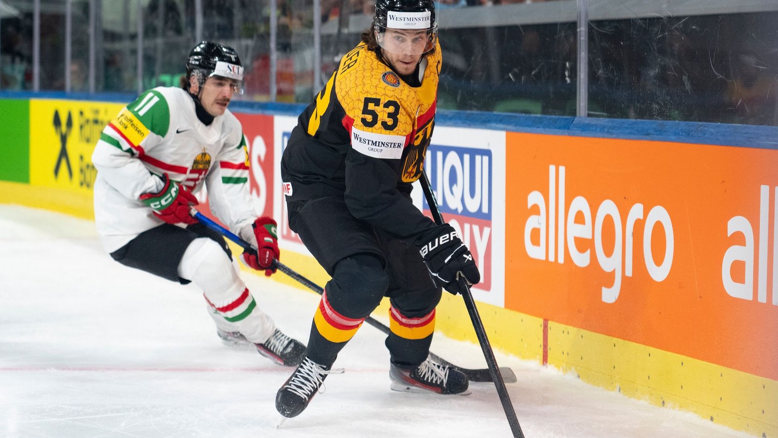 Für NHL-Star Moritz Seider und die Eishockey-Nationalmannschaft gibt es bei der WM in der Schweiz erstmals drei Punkte.Foto: Claudio Thoma/KEYSTONE/dpa Für NHL-Star Moritz Seider und die Eishockey-Nationalmannschaft gibt es bei der WM in der Schweiz erstmals drei Punkte.Foto: Claudio Thoma/KEYSTONE/dpa