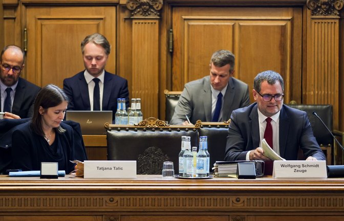 Kanzleramtsminister Wolfgang Schmidt (vorne rechts) ist als Zeuge vor den "Cum-Ex"- Untersuchungsausschuss der Hamburgischen Bürgerschaft geladen worden.<span class='image-autor'>Foto: Ulrich Perrey/dpa</span>