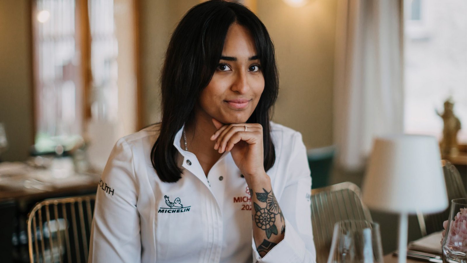Alina Meissner-Bebrout ist schon seit acht Jahren selbstständig. Die hohe Kochkunst lernte sie unter anderem bei Sven Elverfeld im „Aqua“.Foto: Anna Salemi