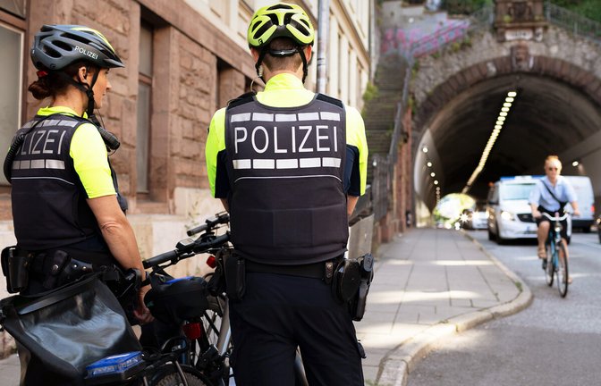 Mitte Juli legten sich Polizeibeamte am Schwabtunnel auf die Lauer.<span class='image-autor'>Foto: Lichtgut</span>