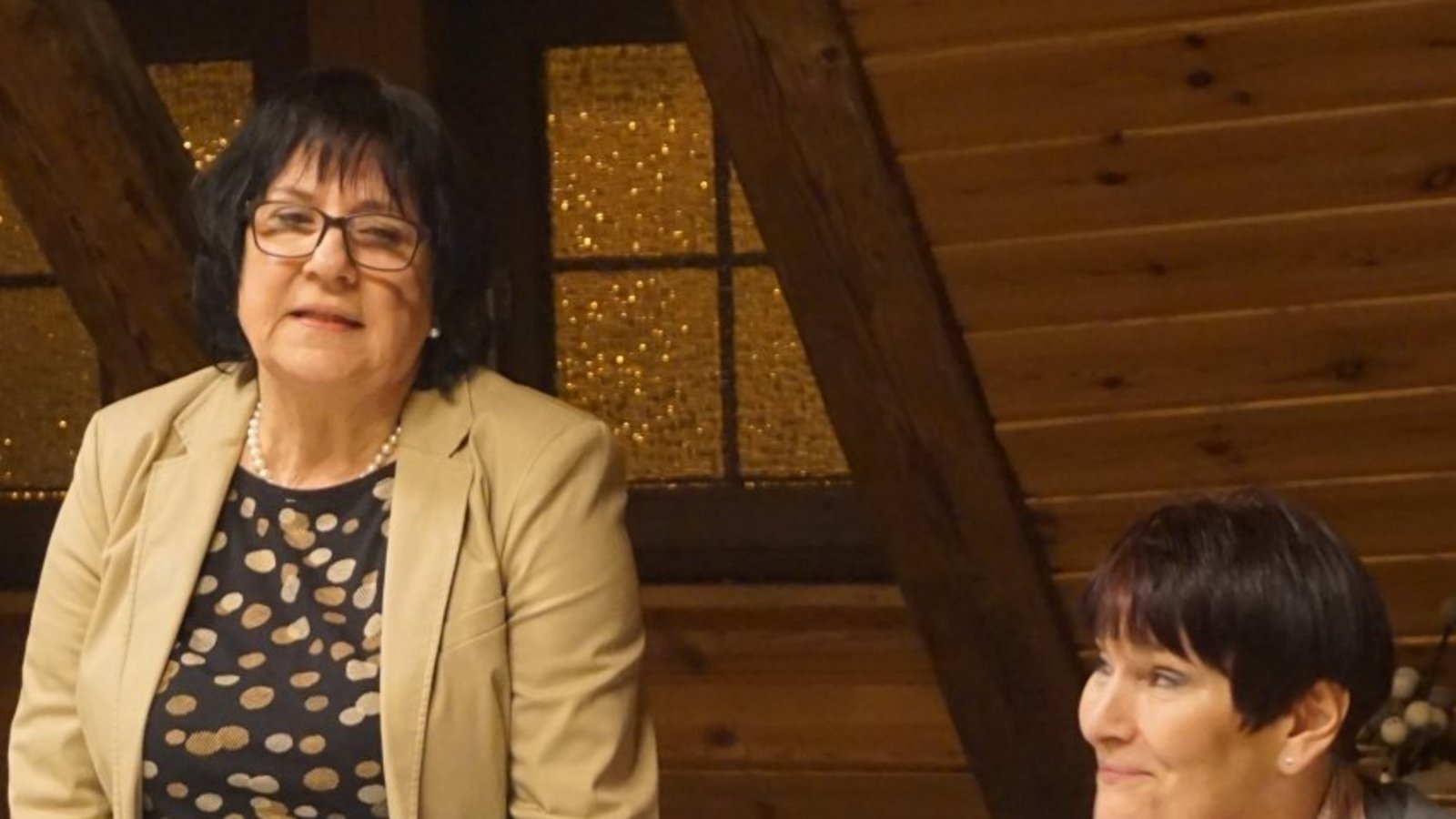 Vorsitzende Ute Zischka und die zweite Vorsitzende Cornelia Lechermann (rechts) bei der Mitgliederversammlung.  Foto: Paucke