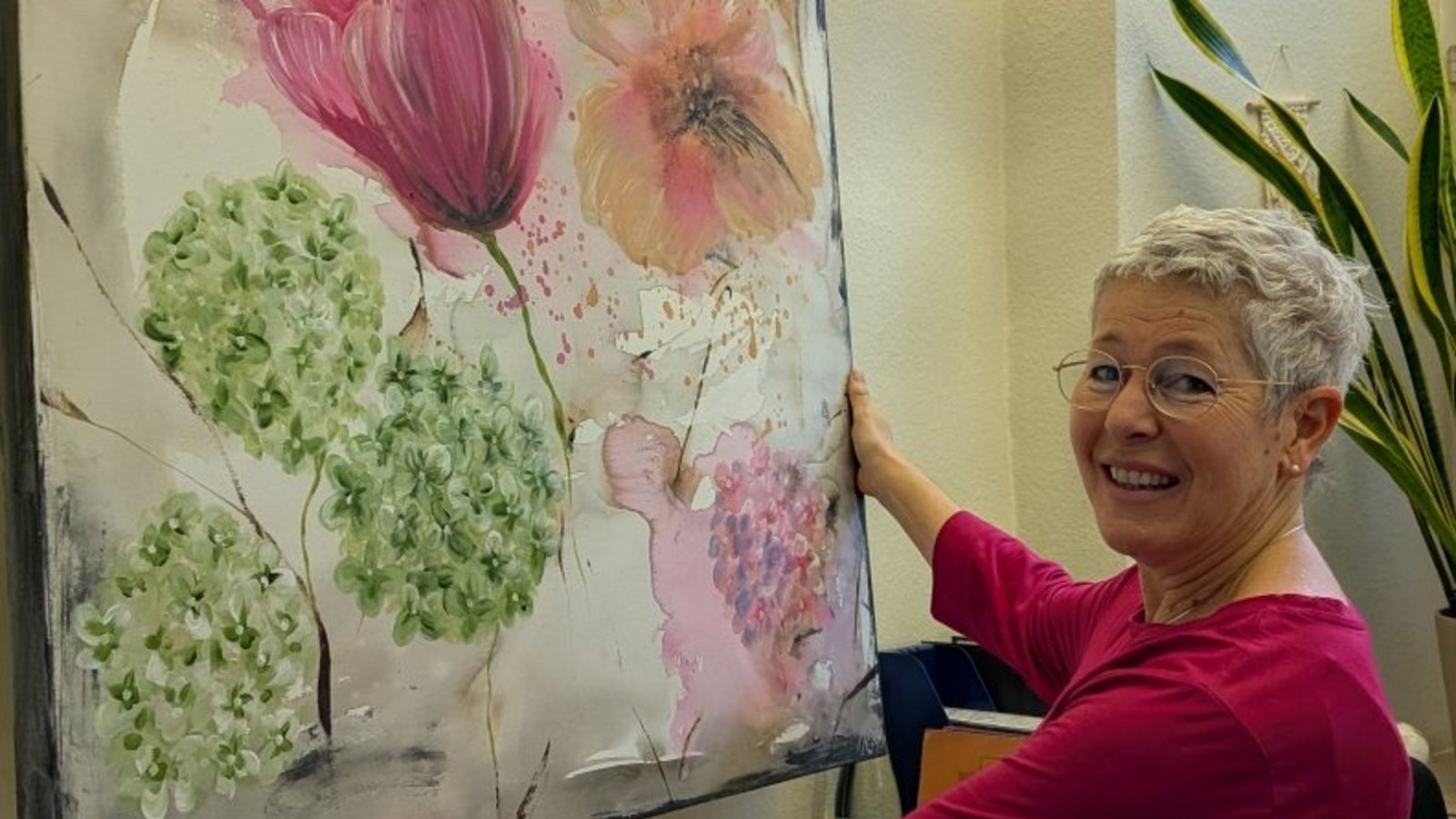 Michaela Rühling mit ihrem Werk. Foto: pv