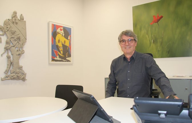 Lange hat es gedauert. Im Sommer hat Armin Pioch nun endlich sein Büro im rundum sanierten Rathaus bezogen.  <span class='image-autor'>Fotos: Banholzer (5)/Archiv</span>