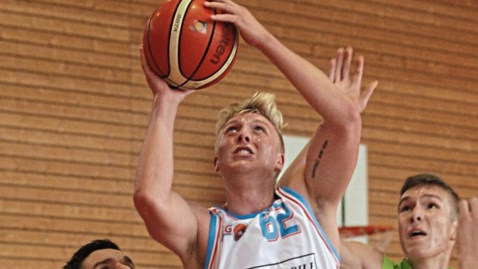 Malte Prahst (am Ball) war in einem sehr durchwachsenen Spiel der BSG Vaihingen/Sachsenheim mit 30 Punkten der mit Abstand erfolgreichste Werfer. Foto: Archiv/Nachreiner Malte Prahst (am Ball) war in einem sehr durchwachsenen Spiel der BSG Vaihingen/Sachsenheim mit 30 Punkten der mit Abstand erfolgreichste Werfer. Foto: Archiv/Nachreiner