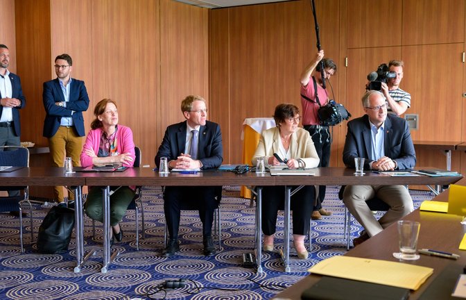Das Verhandlungsteam der CDU, bestehend aus Karin Prien (CDU, l-r), Daniel Günther (CDU), Sabine Sütterlin-Waack (CDU) und Tobias Koch (CDU).<span class='image-autor'>Foto: Jonas Walzberg/dpa</span>