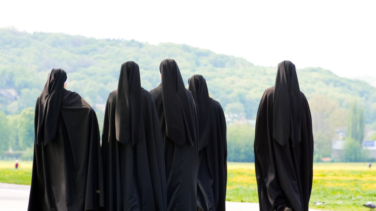 Erfahren Sie, was hinter dem Nonnenschleier steckt und warum Nonnen ihn tragen. Die Gründe im Überblick.Foto: Dziewul / Shutterstock.com Erfahren Sie, was hinter dem Nonnenschleier steckt und warum Nonnen ihn tragen. Die Gründe im Überblick.Foto: Dziewul / Shutterstock.com