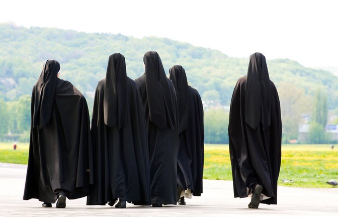 Erfahren Sie, was hinter dem Nonnenschleier steckt und warum Nonnen ihn tragen. Die Gründe im Überblick.<span class='image-autor'>Foto: Dziewul / Shutterstock.com</span>