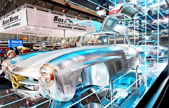 Die  Rohkarosserie des Mercedes 300 SL W19 war einer der Höhepunkte der Retro Classics.<span class='image-autor'>Foto: Andreas Rosar Fotoagentur-Stuttg/Andreas Rosar/Fotoagentur-Stuttgart</span>