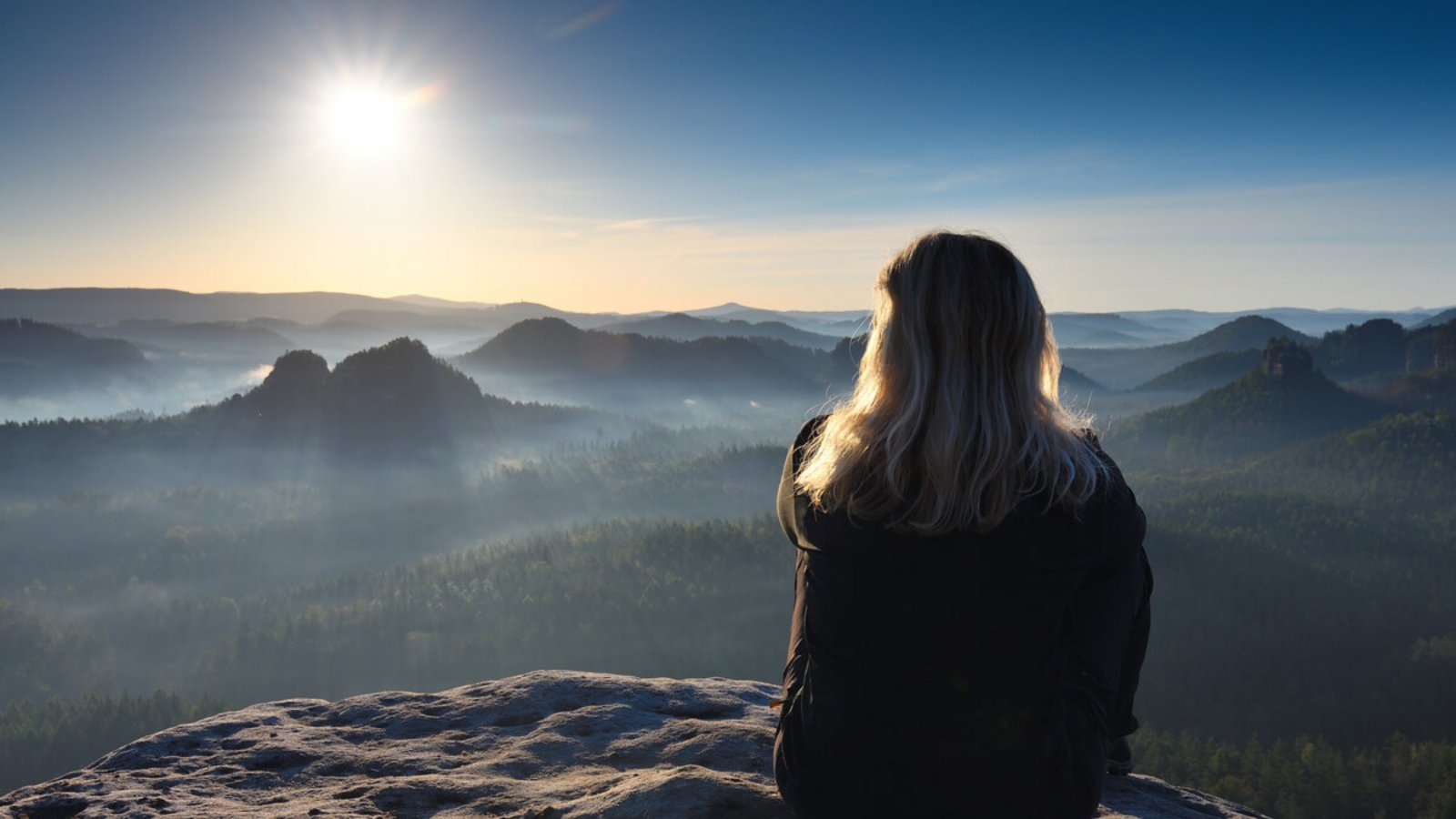 5 Dinge, die sich beim digitalen Detox im Leben ändern und 10 Tipps, wie Sie die digitale Entgiftung ohne Stress schaffen.Foto: RDonar / Shutterstock.com