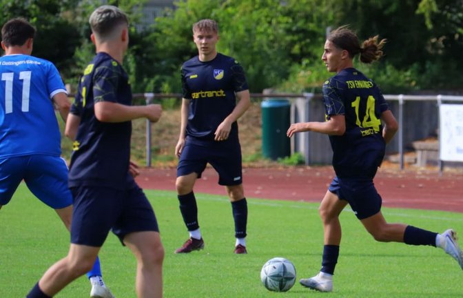 Abdullah Yelek (am Ball) und der TSV Ehningen überzeugten in Runde eins zwar nicht, kamen aber dennoch weiter.<span class='image-autor'>Max Schöbel</span>