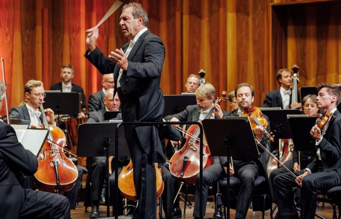 Auf ihrer aktuellen Tournee gastierte die Sächsische Staatskapelle unter Chefdirigent Daniele Gatti auch im Carmen Würth Forum in Künzelsau.<span class='image-autor'>Foto: Oliver Killig</span>