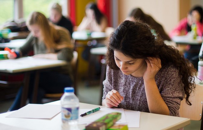An den mehr als 270 öffentlichen und privaten Beruflichen Gymnasien wird heute Abitur geschrieben.<span class='image-autor'>Foto: /dpa</span>