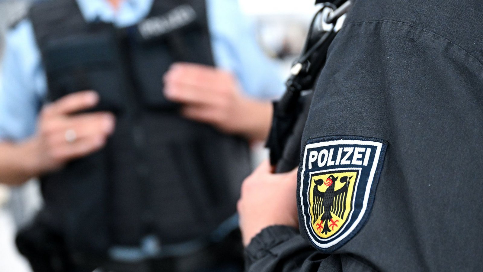 Die Bundes- und Landespolizei waren zum Einsatz vor Ort. (Symbolbild)Foto: dpa/Sven Hoppe Die Bundes- und Landespolizei waren zum Einsatz vor Ort. (Symbolbild)Foto: dpa/Sven Hoppe