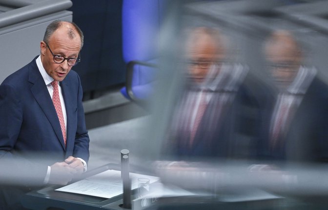 Friedrich Merz spricht in der Haushaltsdebatte im Bundestag.<span class='image-autor'>Foto: Katharina Kausche/dpa</span>