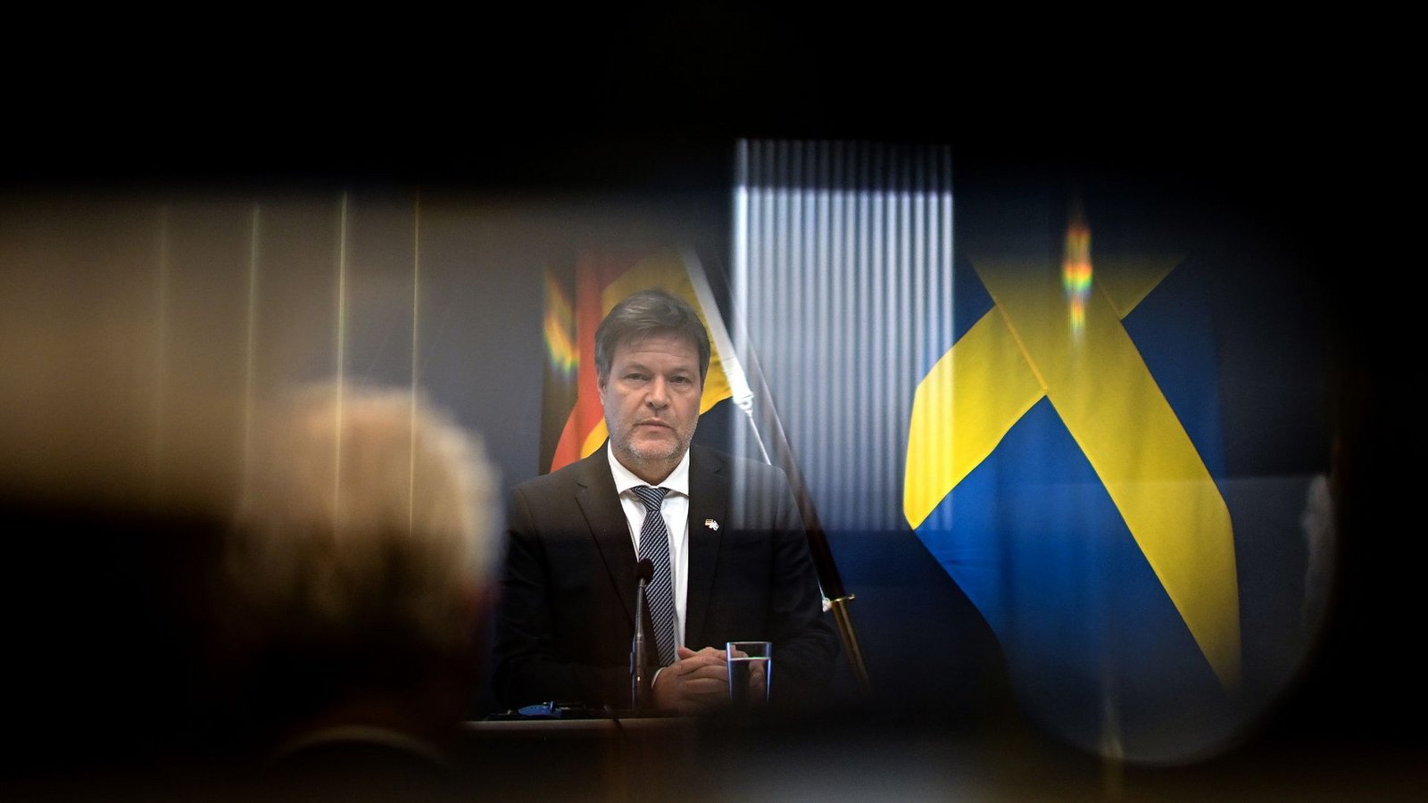 Wirtschaftsminister Robert Habeck bereitet mit seinem Schweden-Besuch auch seine Reise nach Washington vor.Foto: Britta Pedersen/dpa