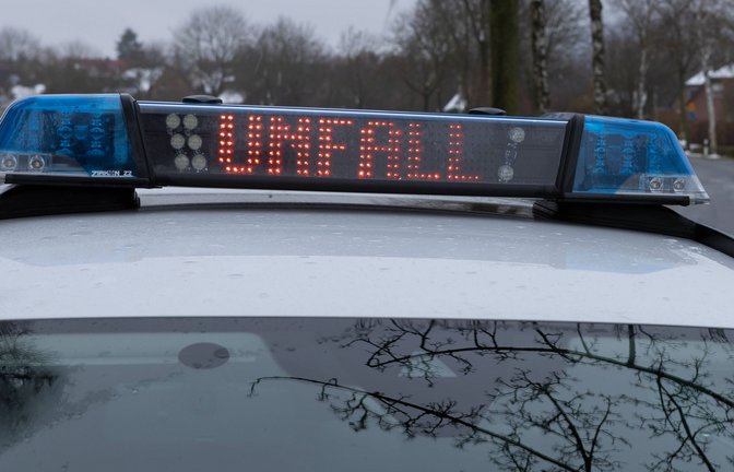 Die Polizei hat die Ermittlungen zu dem Unfall aufgenommen. (Symbolbild)<span class='image-autor'>Foto: IMAGO/Fotostand/Gelhot</span>