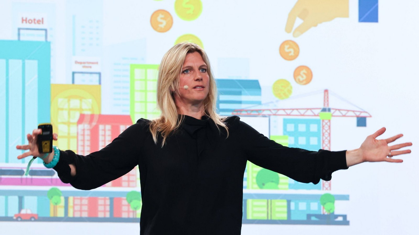 Maja Göpel greift auf der Republica ein zentrales Thema auf: Die Klimakrise und die Auswirkungen eines ständigen Wirtschaftswachstums.Foto: imago/Mauersberger/ Future Image Maja Göpel greift auf der Republica ein zentrales Thema auf: Die Klimakrise und die Auswirkungen eines ständigen Wirtschaftswachstums.Foto: imago/Mauersberger/ Future Image