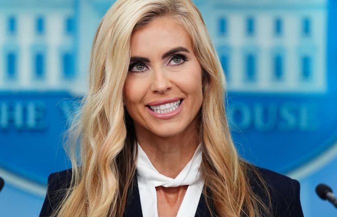 Nach ihrer holprigen ersten Pressekonferenz ist die neue Sprecherin des Weißen Hauses, Katie Zacharia, wegen Zweifeln an ihren beruflichen Qualifikationen unter Druck geraten.<span class='image-autor'>Julia Demaree Nikhinson/AP/dpa</span>