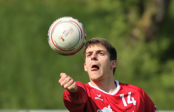 Jakob Kilpper hat den Ball genau im Blick, doch in Schweinfurt musste der TVV einem 1:4-Satz-Rückstand hinterherlaufen. <span class='image-autor'>Foto: Archiv/Küppers</span>