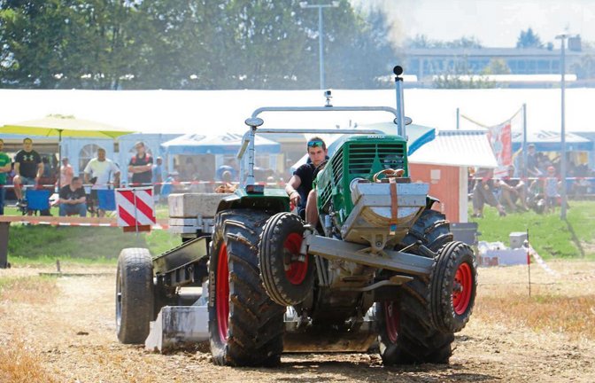 Wenn der Schlepper vorne hochgeht, ist die Fahrt bald zu Ende.  Fotos: Rücker