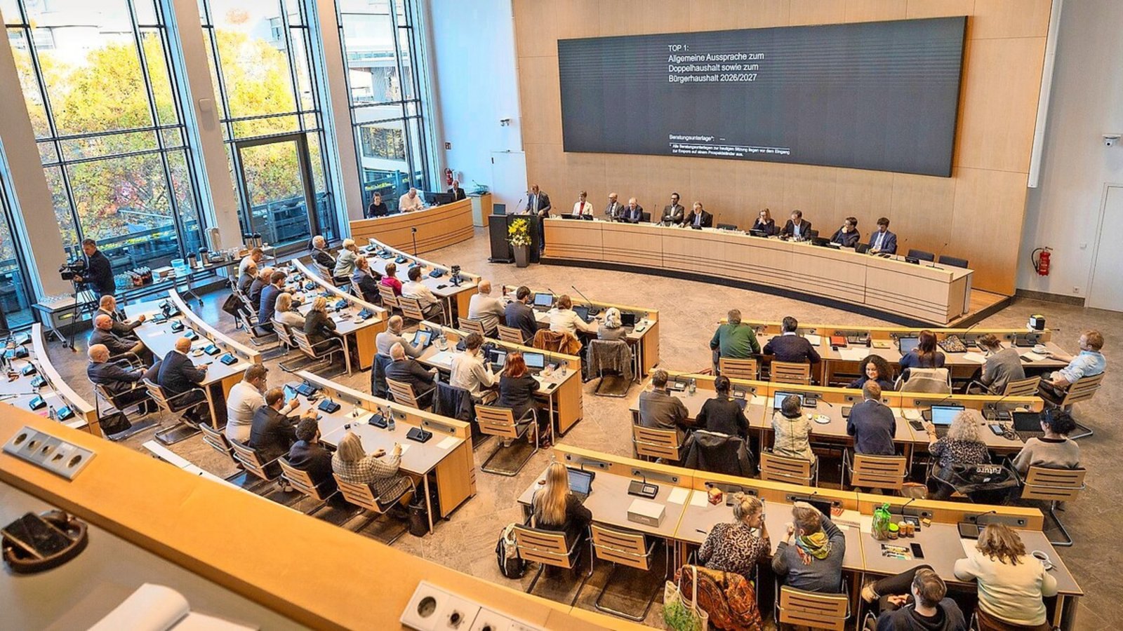 Die Mitglieder der AfD sind auf diesem Bild aus dem Stuttgarter Gemeinderat links am Fenster zu sehen.Foto: Lichtgut/Julian Rettig Die Mitglieder der AfD sind auf diesem Bild aus dem Stuttgarter Gemeinderat links am Fenster zu sehen.Foto: Lichtgut/Julian Rettig