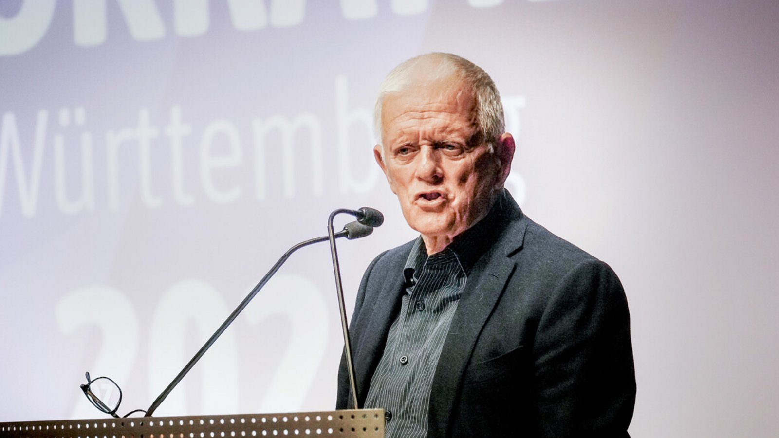 Kritischer Geist: Fritz Kuhn bei der Langen Nacht der Demokratie im Oktober 2024 in der VHS.Foto: Lichtgut/Ferdinando Iannone Kritischer Geist: Fritz Kuhn bei der Langen Nacht der Demokratie im Oktober 2024 in der VHS.Foto: Lichtgut/Ferdinando Iannone