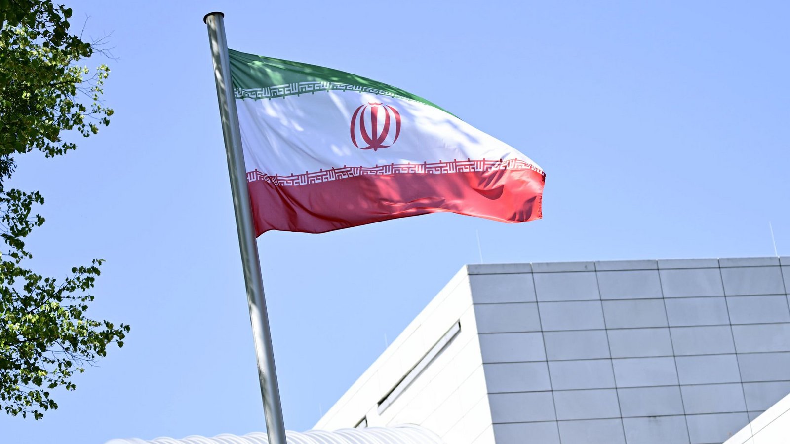 Teheran und Moskau unterzeichnen ein Abkommen zum Bau neuer Atomkraftwerke im Iran. (Symbolbild)Foto: Fabian Sommer/dpa