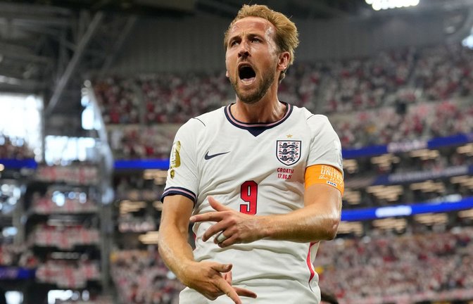 Harry Kane feiert seinen Treffer zum 2:1 gegen Kroatien.<span class='image-autor'>Foto: Tony Gutierrez/AP/dpa/Tony Gutierrez</span>