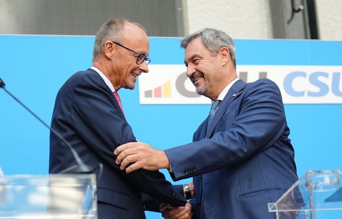 Bei ihrem Auftritt zeigen sich Merz und Söder geschlossen.<span class='image-autor'>Foto: dpa/Kay Nietfeld</span>