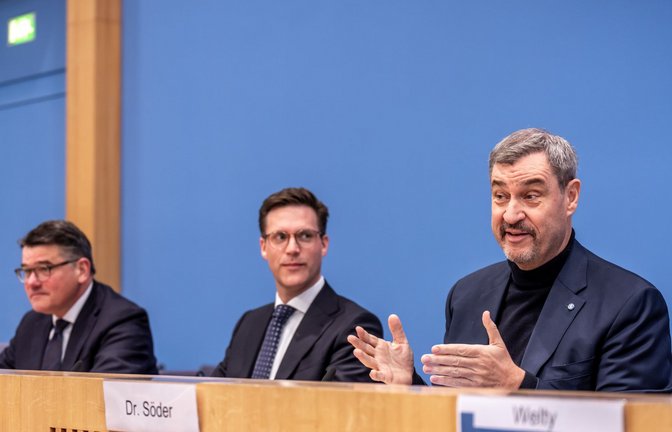 Markus Söder findet besonders deutliche Formulierungen.<span class='image-autor'>Foto: Michael Kappeler/dpa</span>