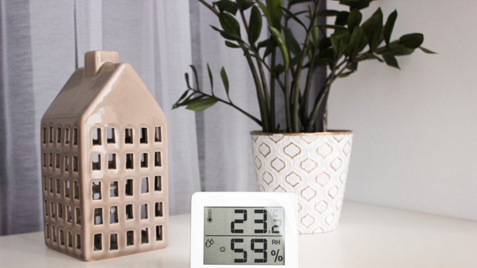 Ein Hygrometer kann helfen, die Werte im Blick zu behalten.Foto: marymash / shutterstock.com Ein Hygrometer kann helfen, die Werte im Blick zu behalten.Foto: marymash / shutterstock.com