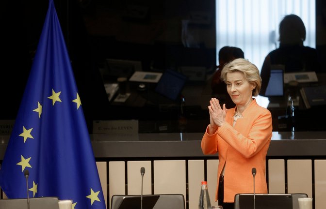 Ursula von der Leyen, Präsidentin der Europäischen Kommission, bei ihrer Ankunft im Europäischen Parlament.<span class='image-autor'>Foto: Jean-Francois Badias/AP/dpa</span>