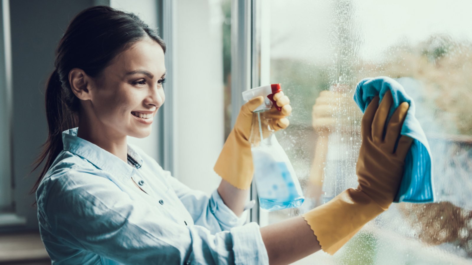 Welches Putzmittel ist das richtige?Foto: VGstockstudio / shutterstock.com Welches Putzmittel ist das richtige?Foto: VGstockstudio / shutterstock.com