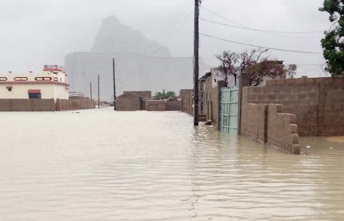 Überschwemmte Straßen nach heftigen Regenfällen.<span class='image-autor'>Foto: PPI/ZUMA/dpa</span>