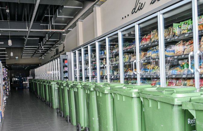 Ein Supermarkt in Wannweil im Landkreis Reutlingen ist von dem Stromausfall betroffen. Tausende gekühlte Lebensmittel müssen voraussichtlich entsorgt werden.<span class='image-autor'>Foto: Jason Tschepljakow/dpa/Jason Tschepljakow</span>